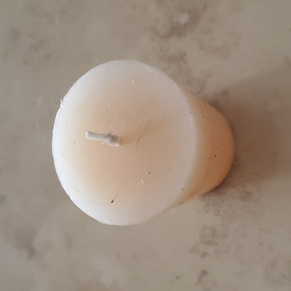 SALE! Unscented 2" Candle nwot - Picture 2 of 2